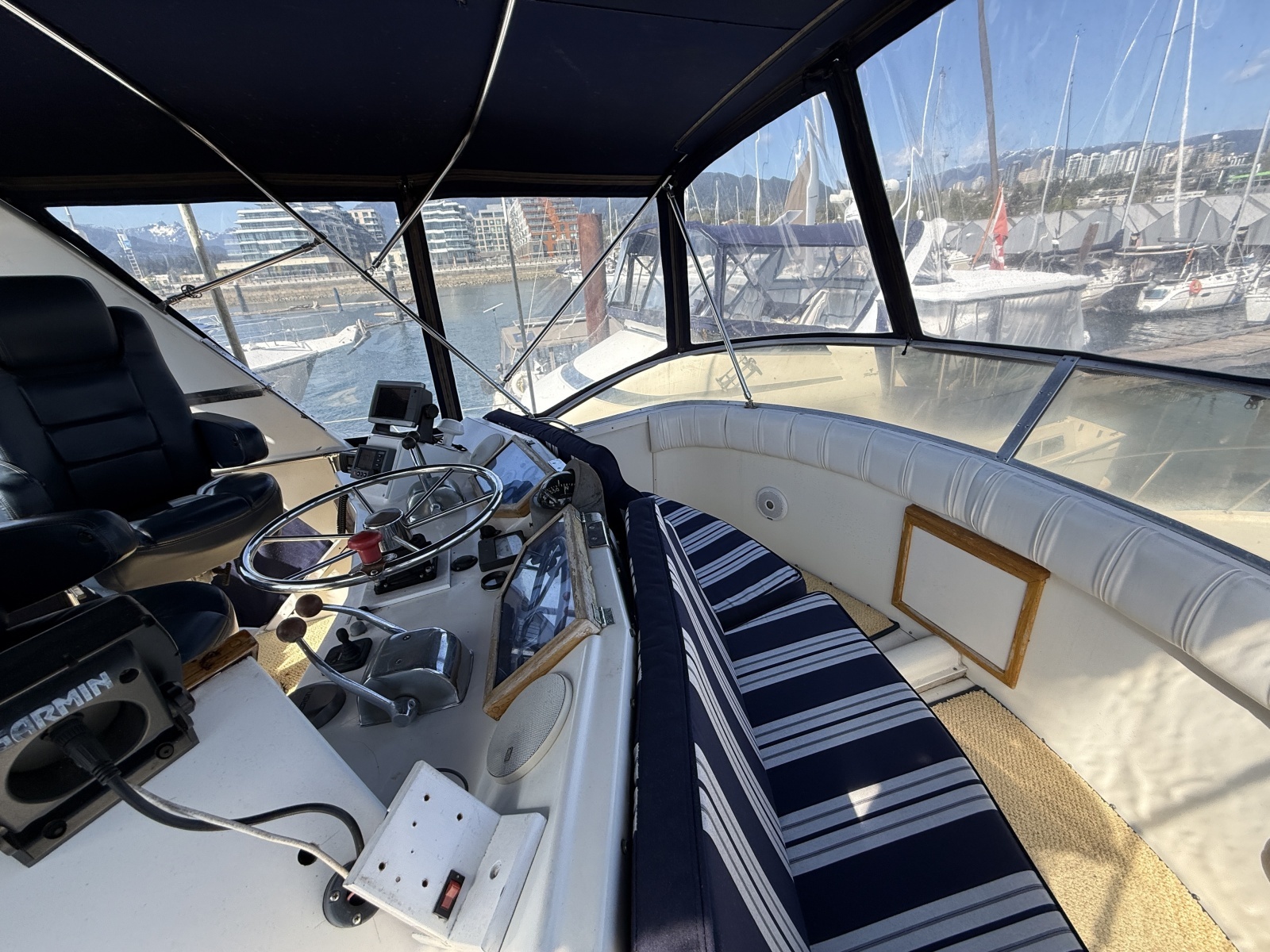 42ft Uniflite Yacht For Sale