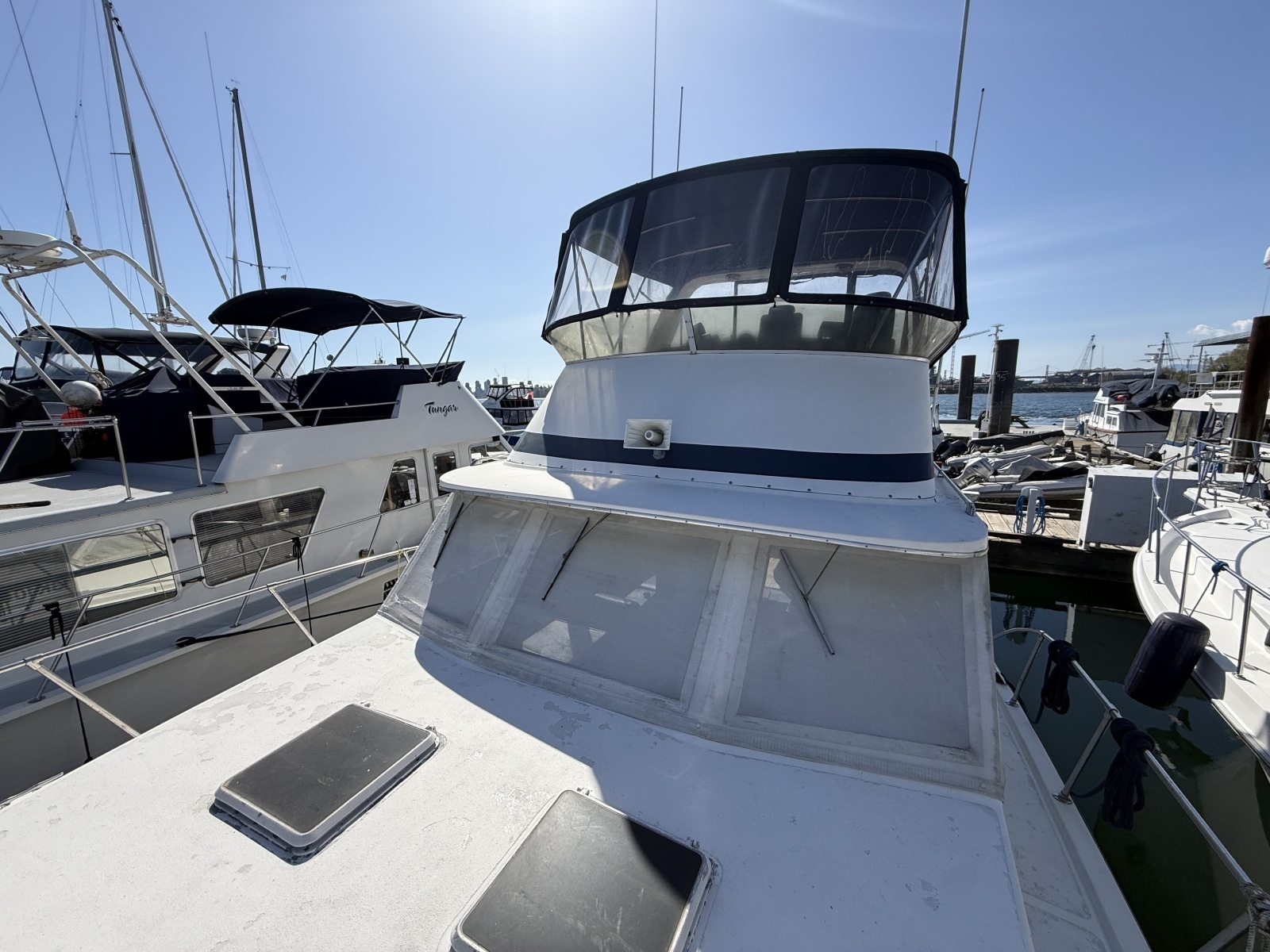 42ft Uniflite Yacht For Sale