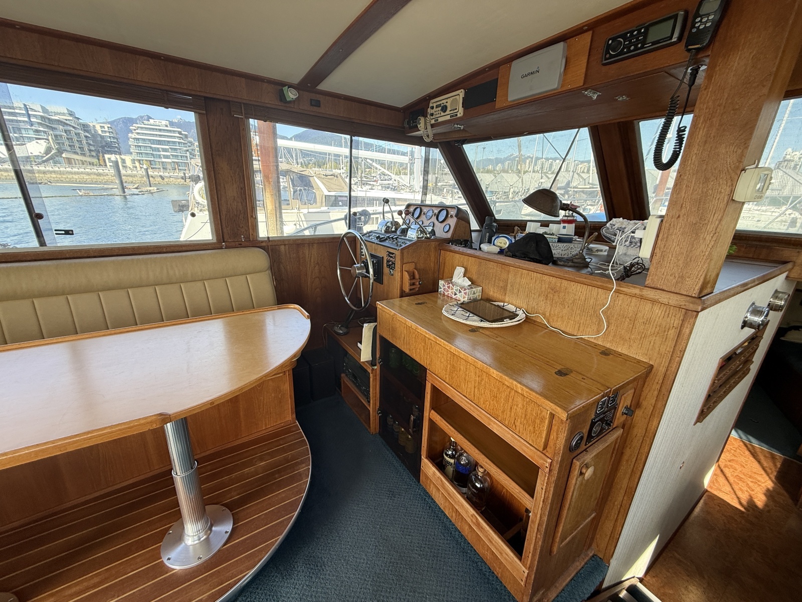 42ft Uniflite Yacht For Sale