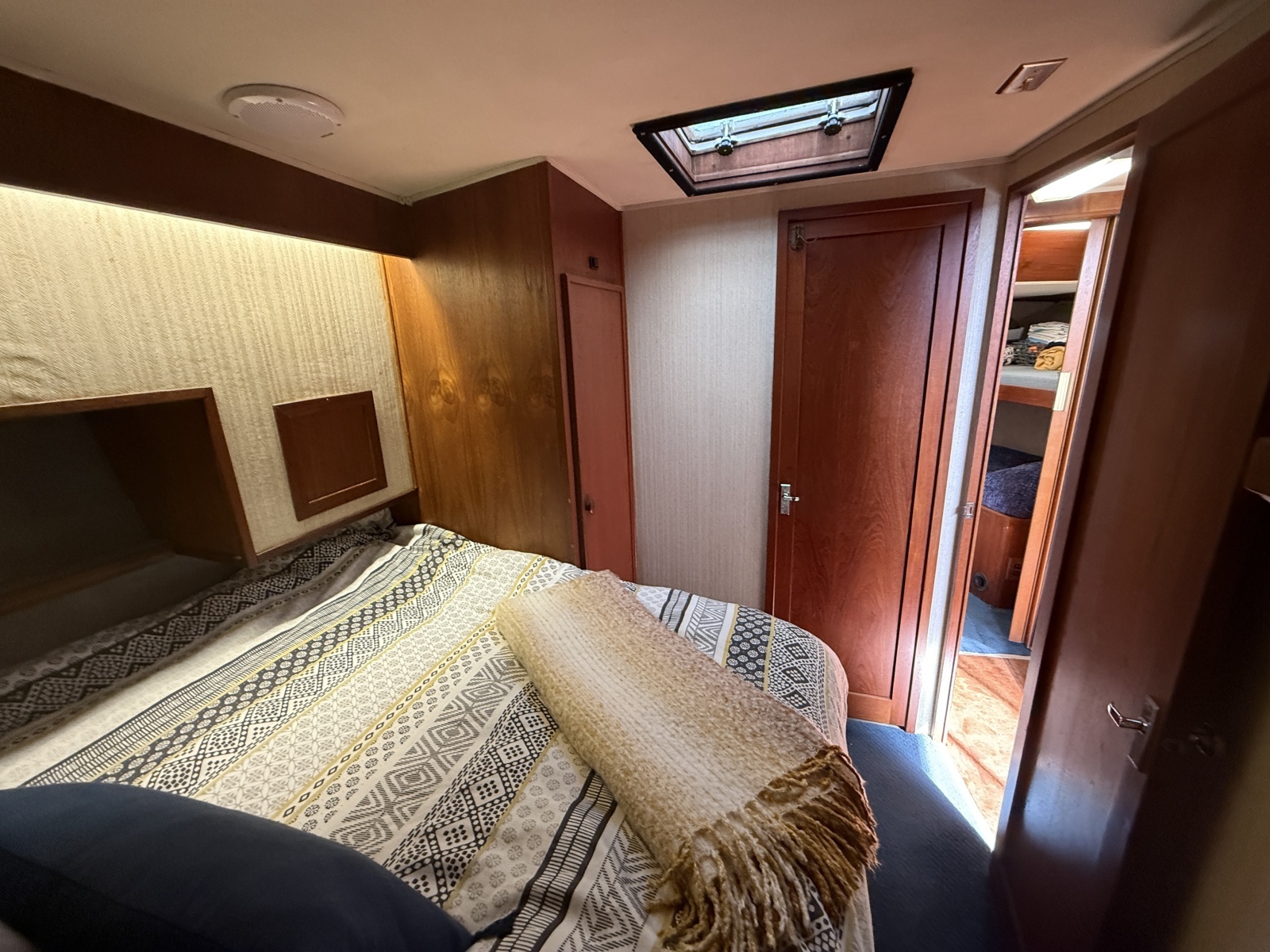 42ft Uniflite Yacht For Sale