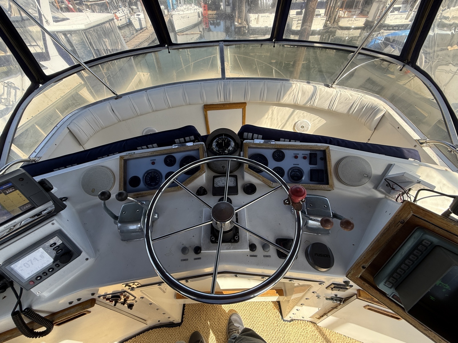 42ft Uniflite Yacht For Sale