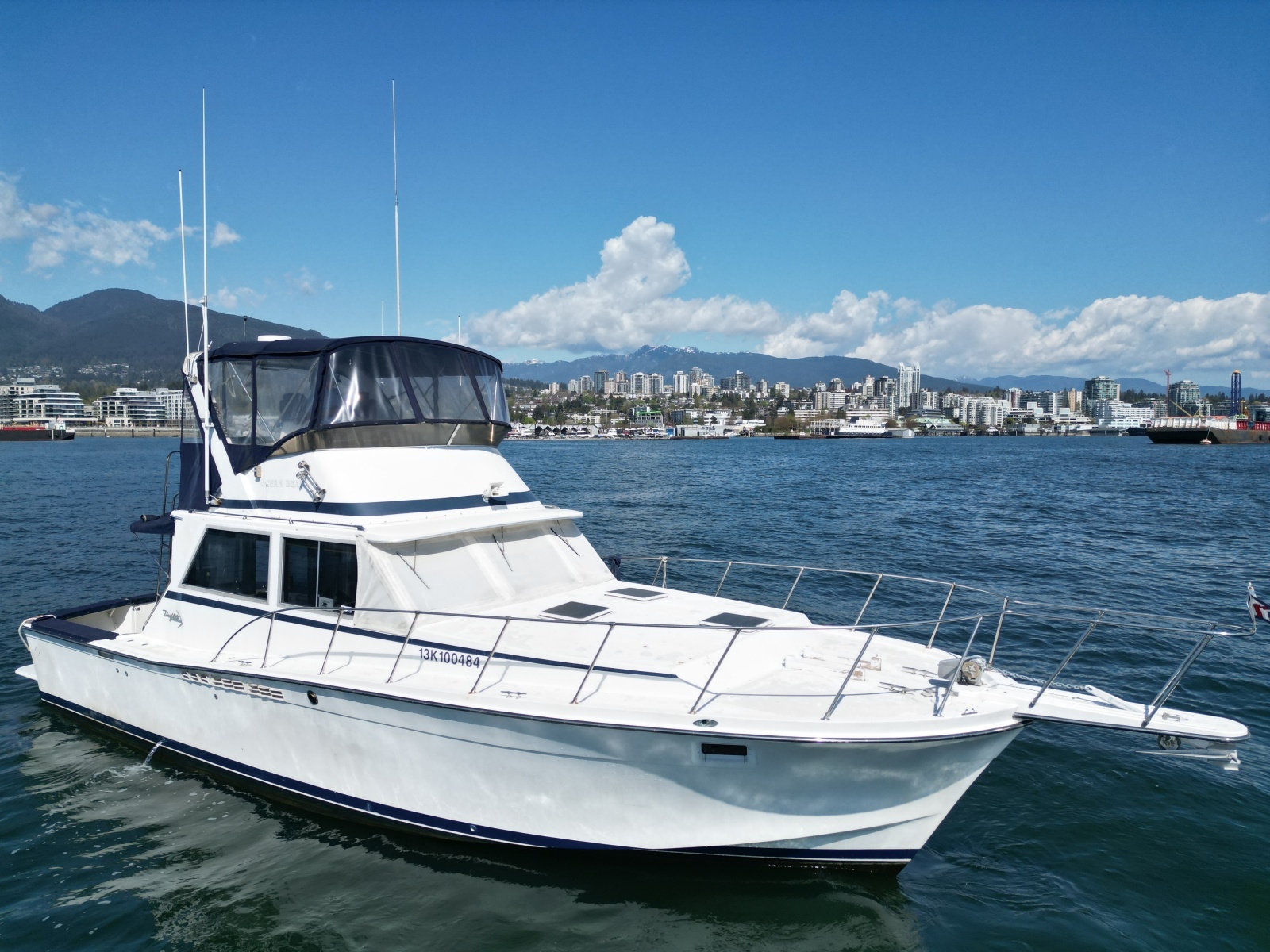 42ft Uniflite Yacht For Sale