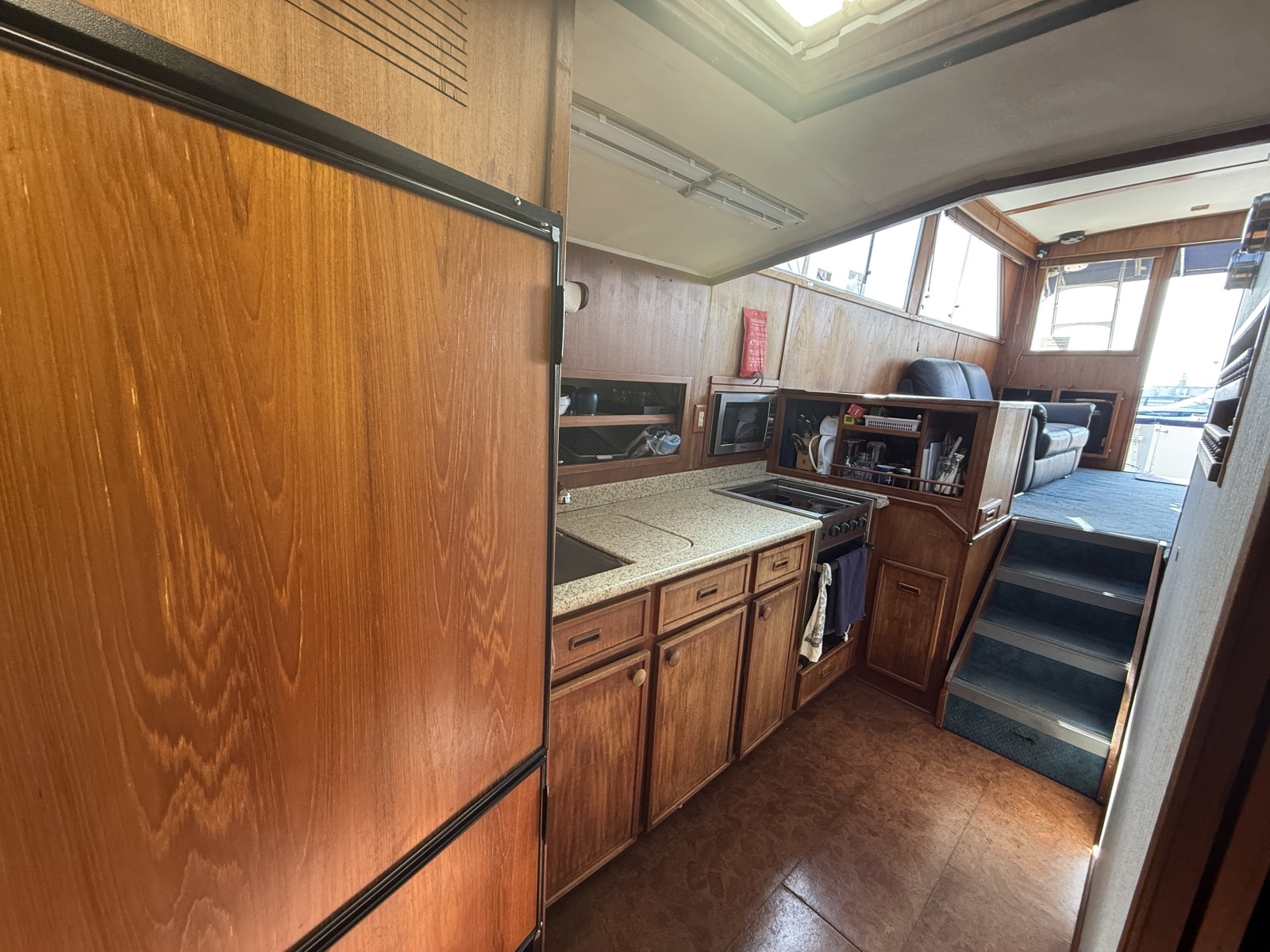 42ft Uniflite Yacht For Sale