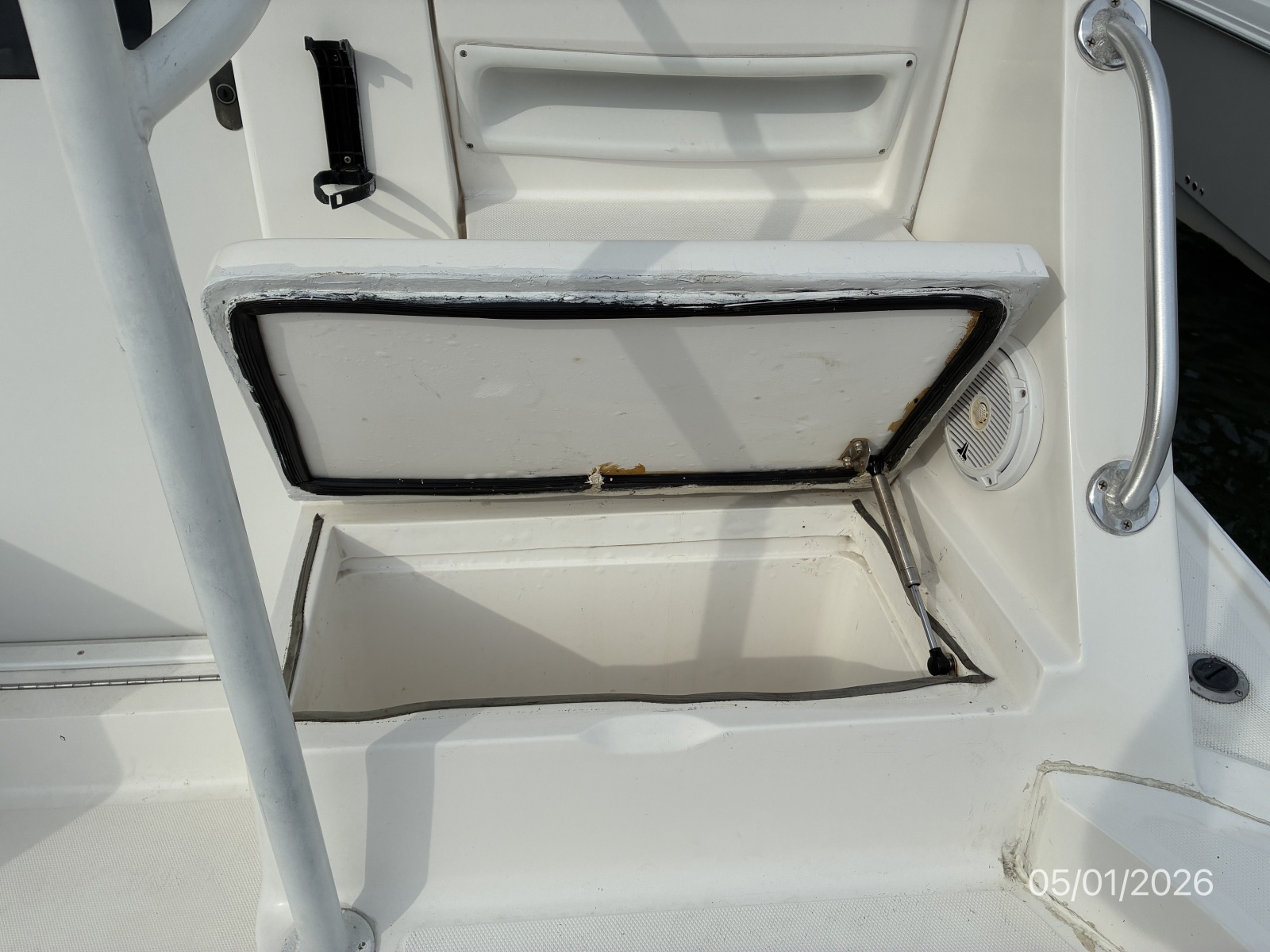 34' Luhrs Cockpit