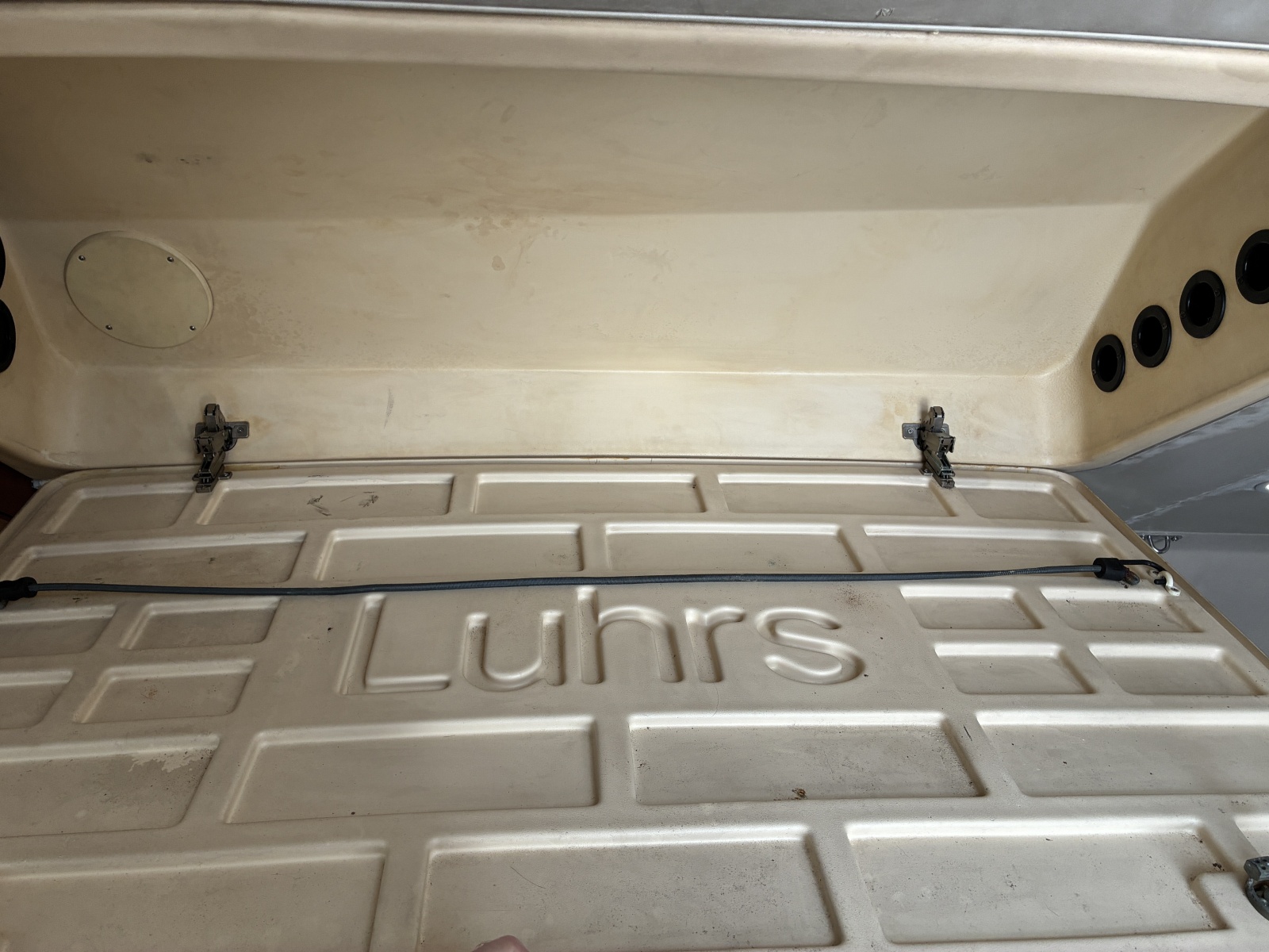 34' Luhrs Rod Locker
