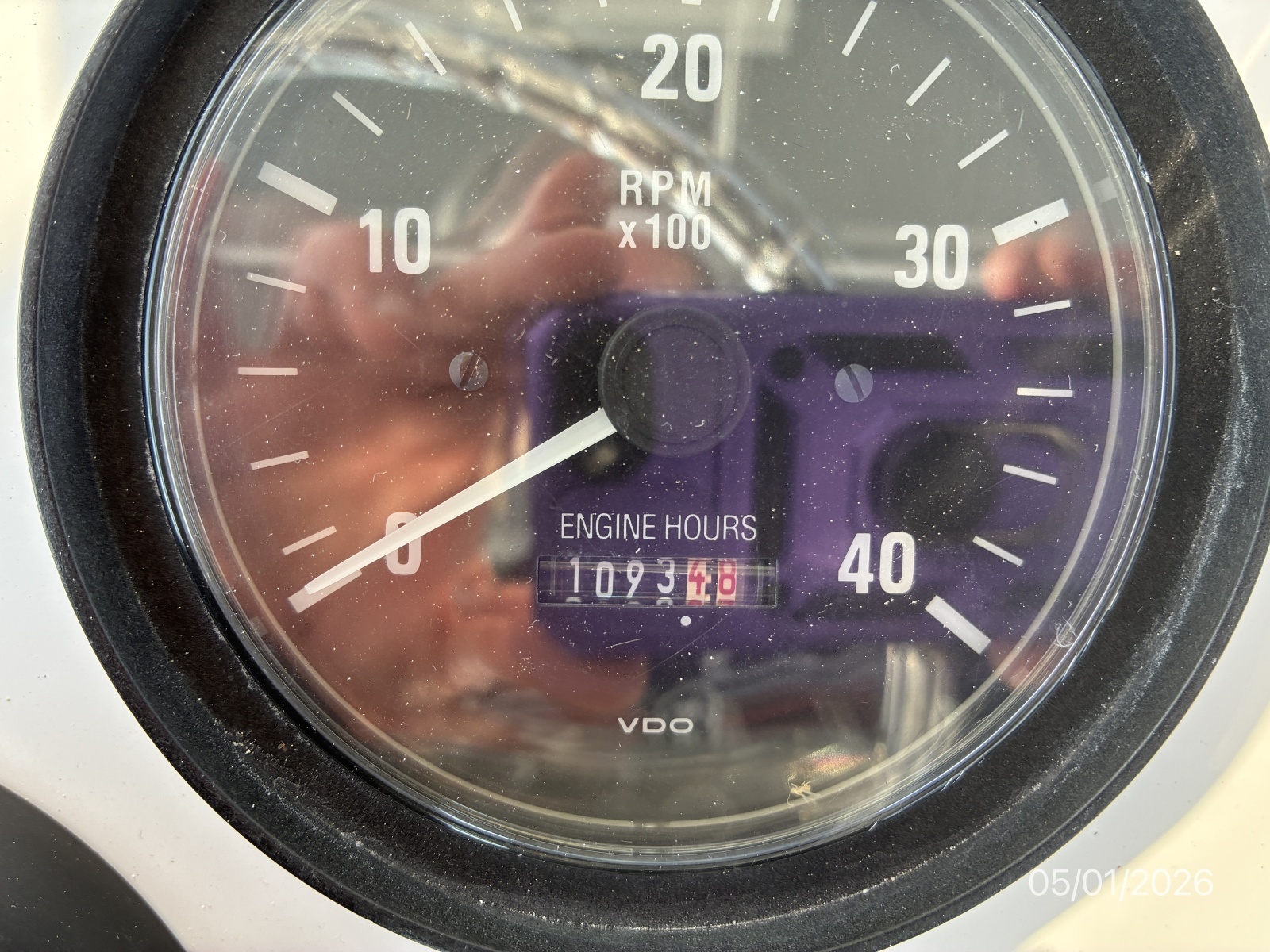 34' Luhrs Starboard Engine Hours