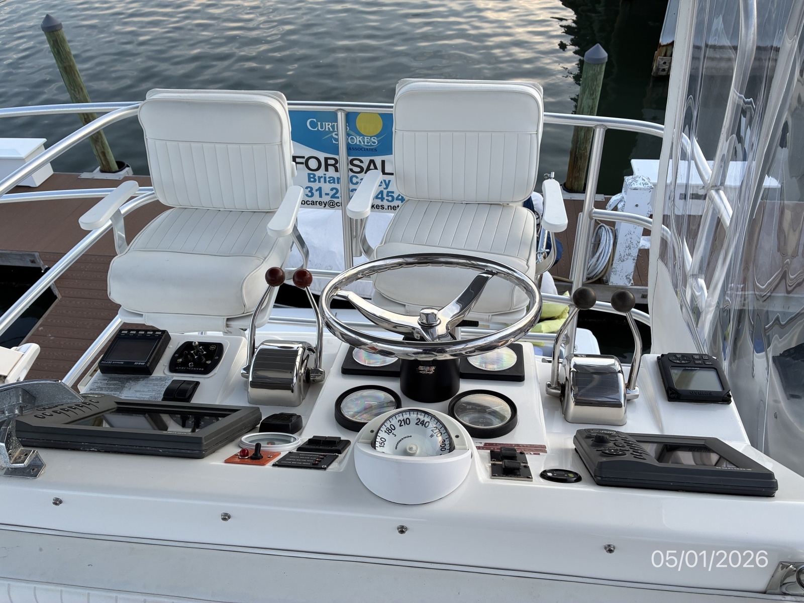 34' Luhrs Flybridge