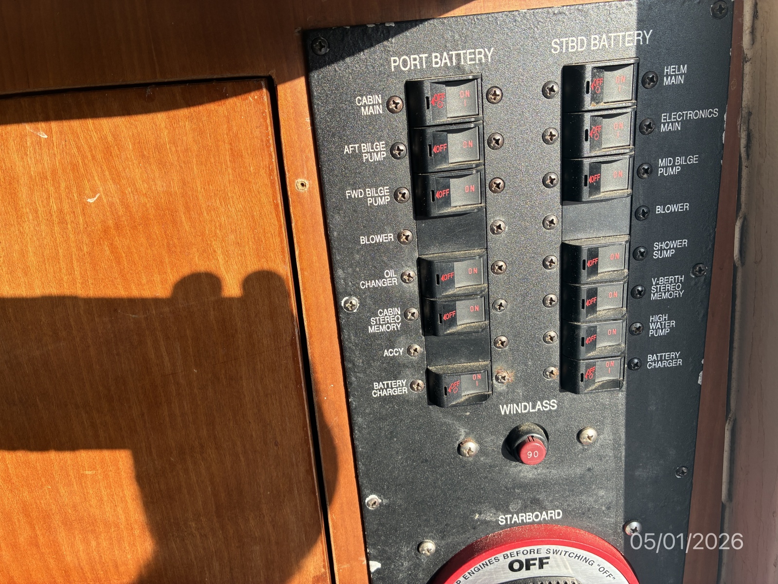 34' Luhrs Battery Panel