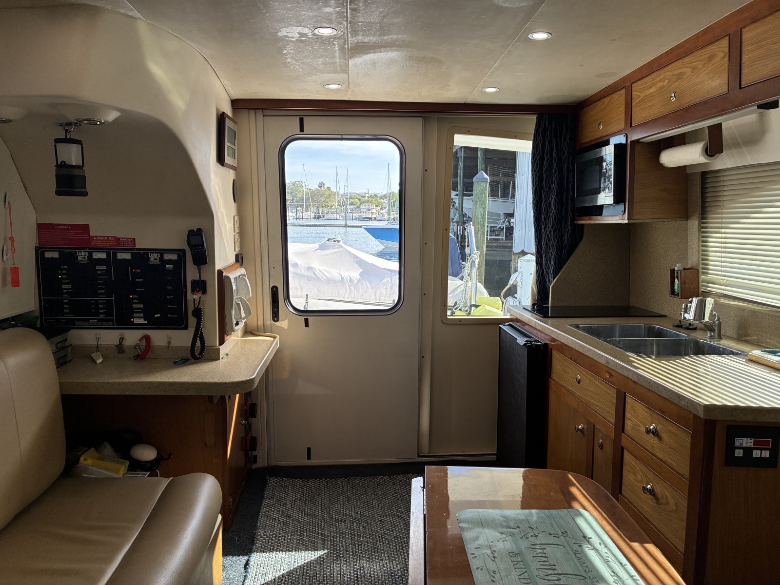 34' Luhrs Salon