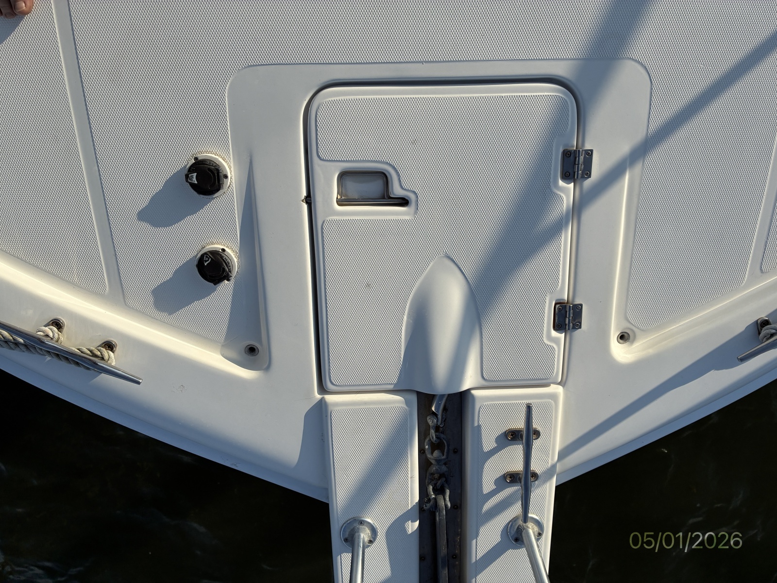 34' Luhrs Bow