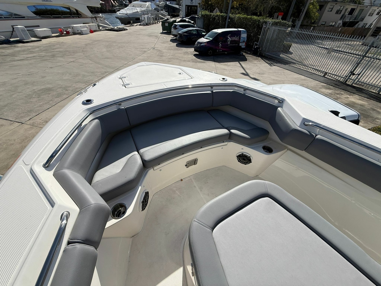 28ft Boston Whaler Yacht For Sale