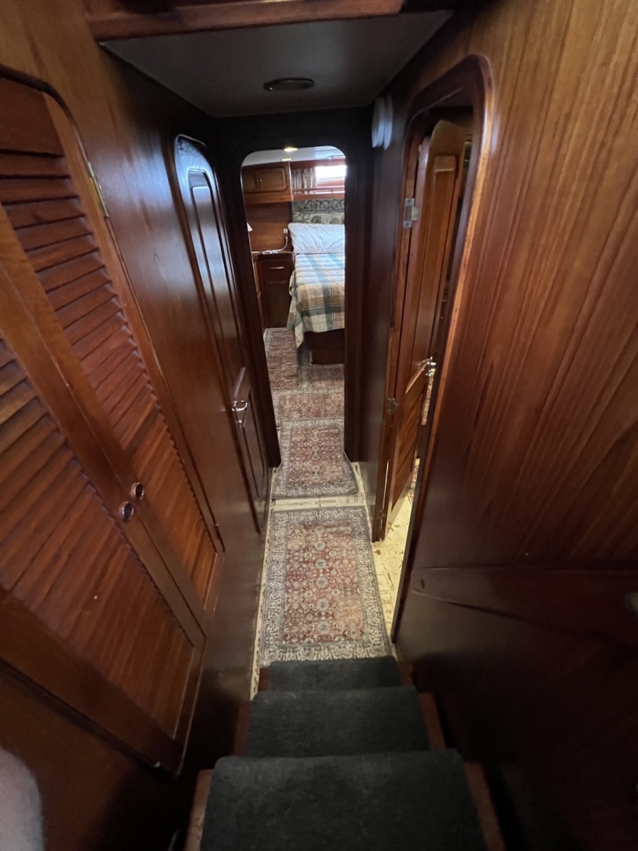 1982 Gulfstar 48 Aft Cabin