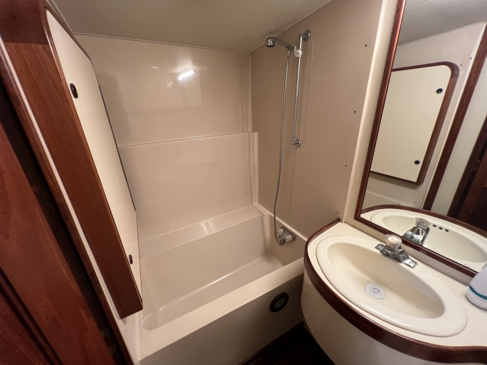 1982 Gulfstar 48 Aft Cabin