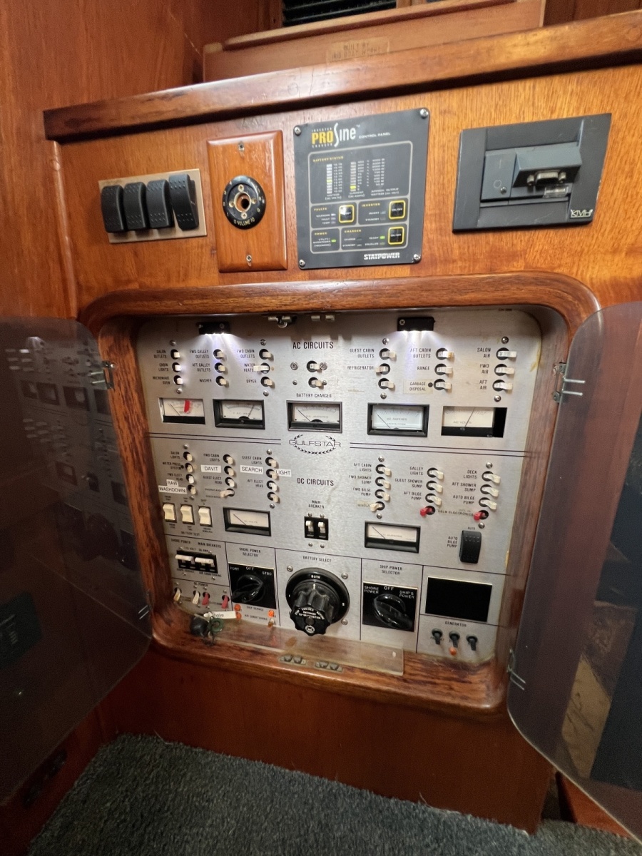 1982 Gulfstar 48 Aft Cabin