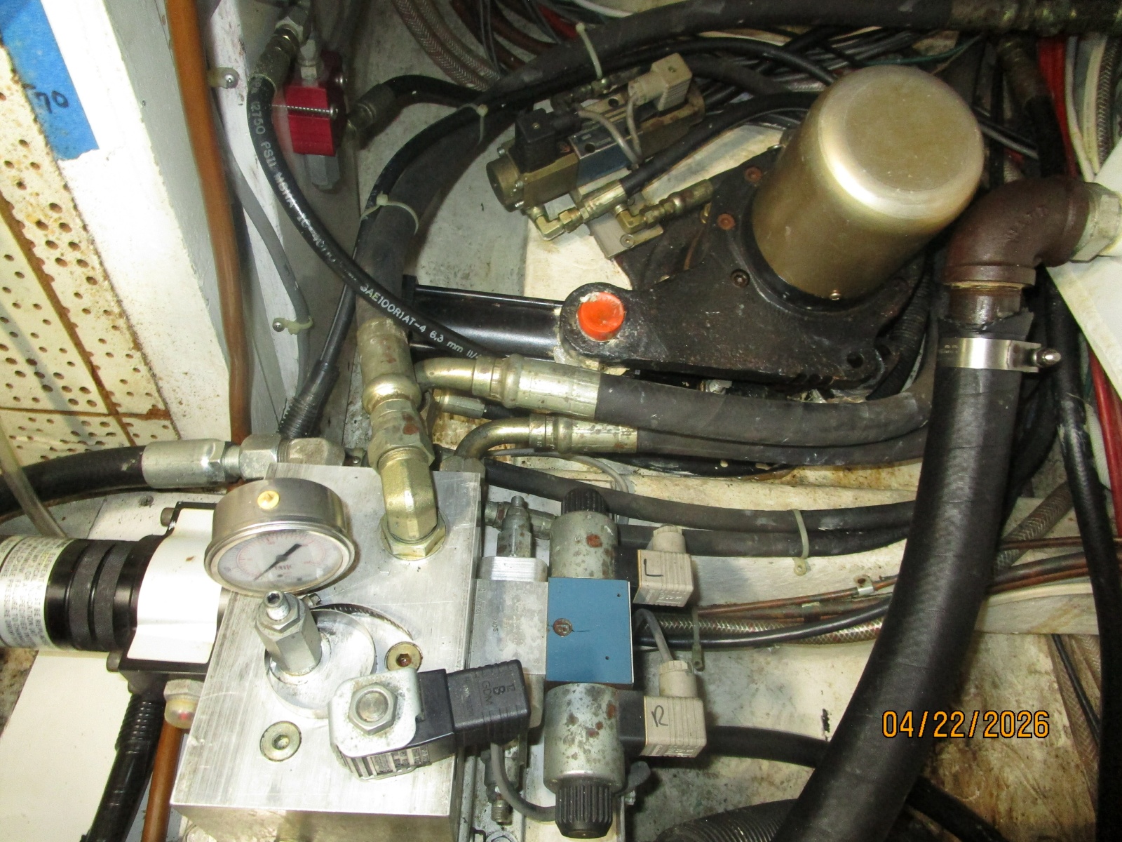 49' DeFever starboard stabilizer head