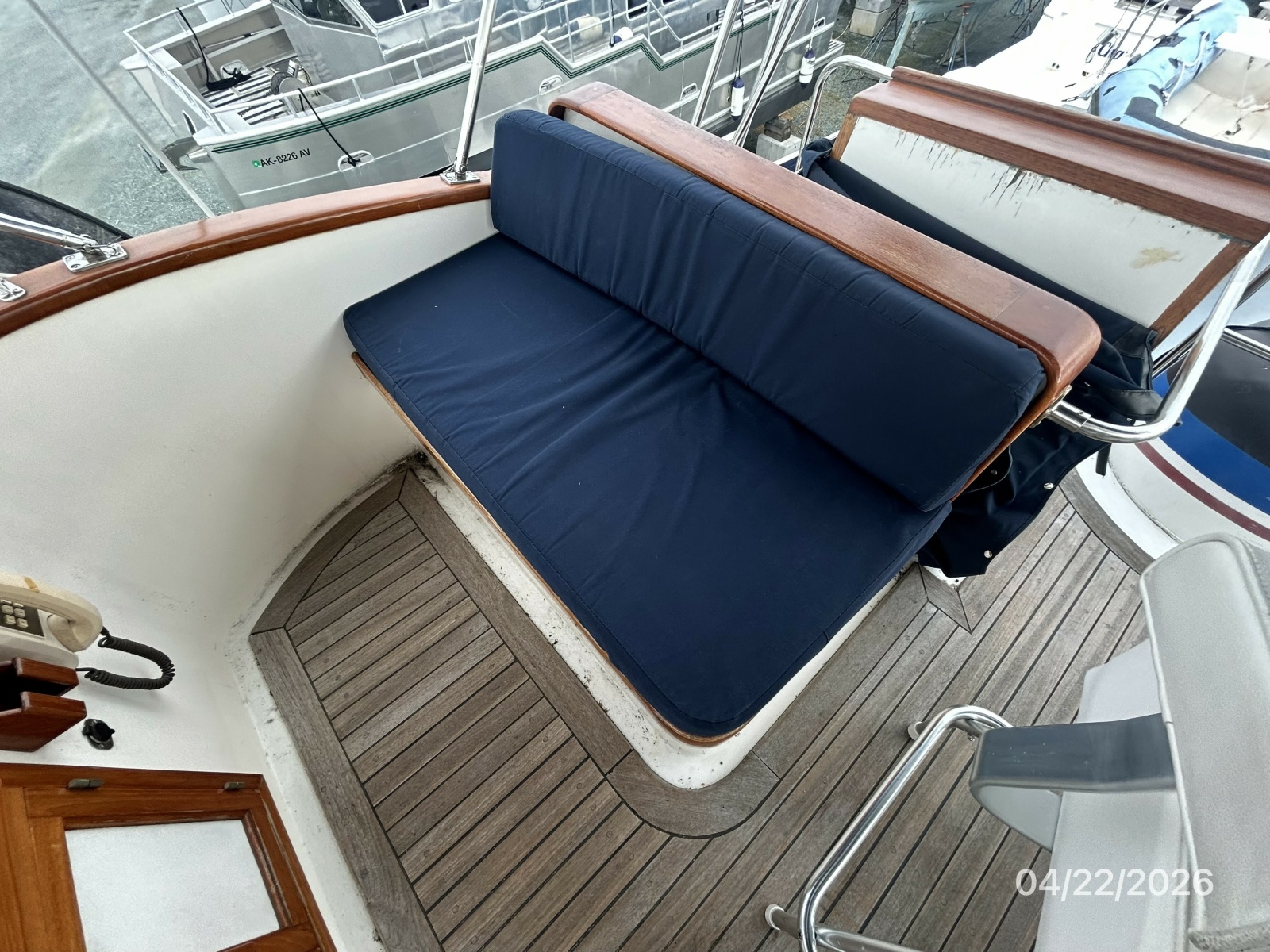 49' DeFever flybridge starboard seating