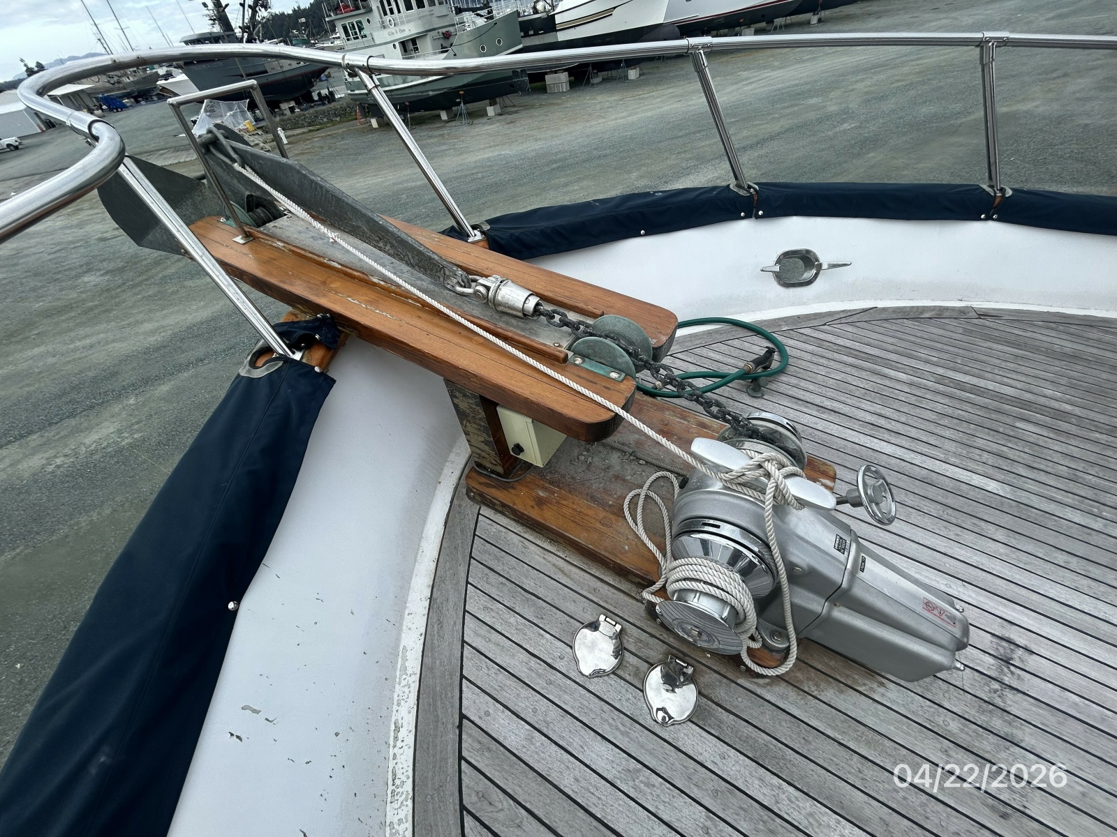 49' DeFever anchor windlass