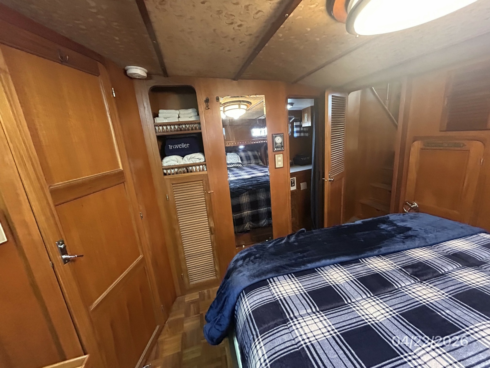 49' DeFever master stateroom starboard