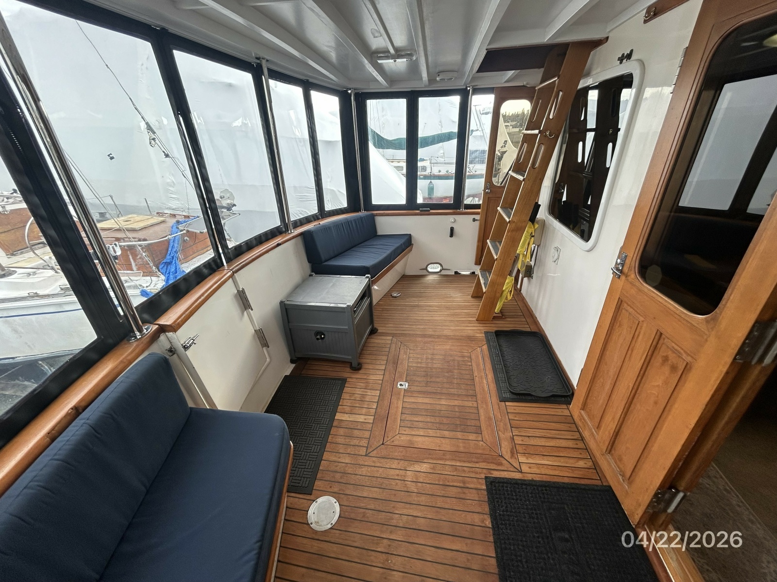 49' DeFever aftdeck port