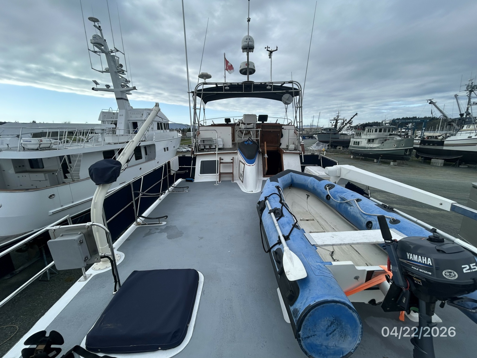 49' DeFever boat deck forward