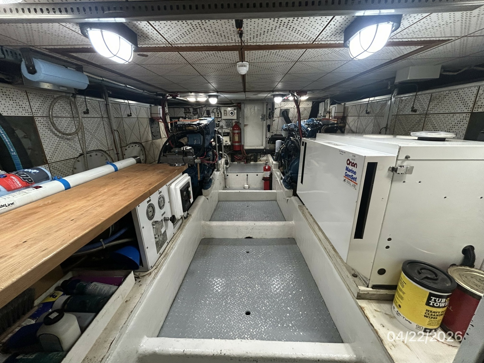 49' DeFever engine room forward