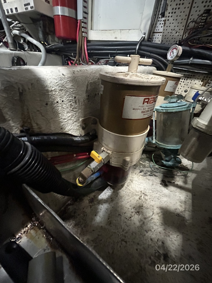 49' DeFever starboard Racor fuel filter