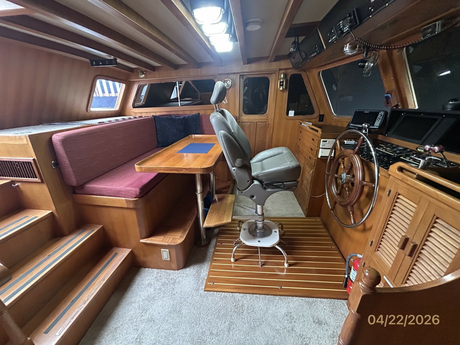 49' DeFever pilothouse port