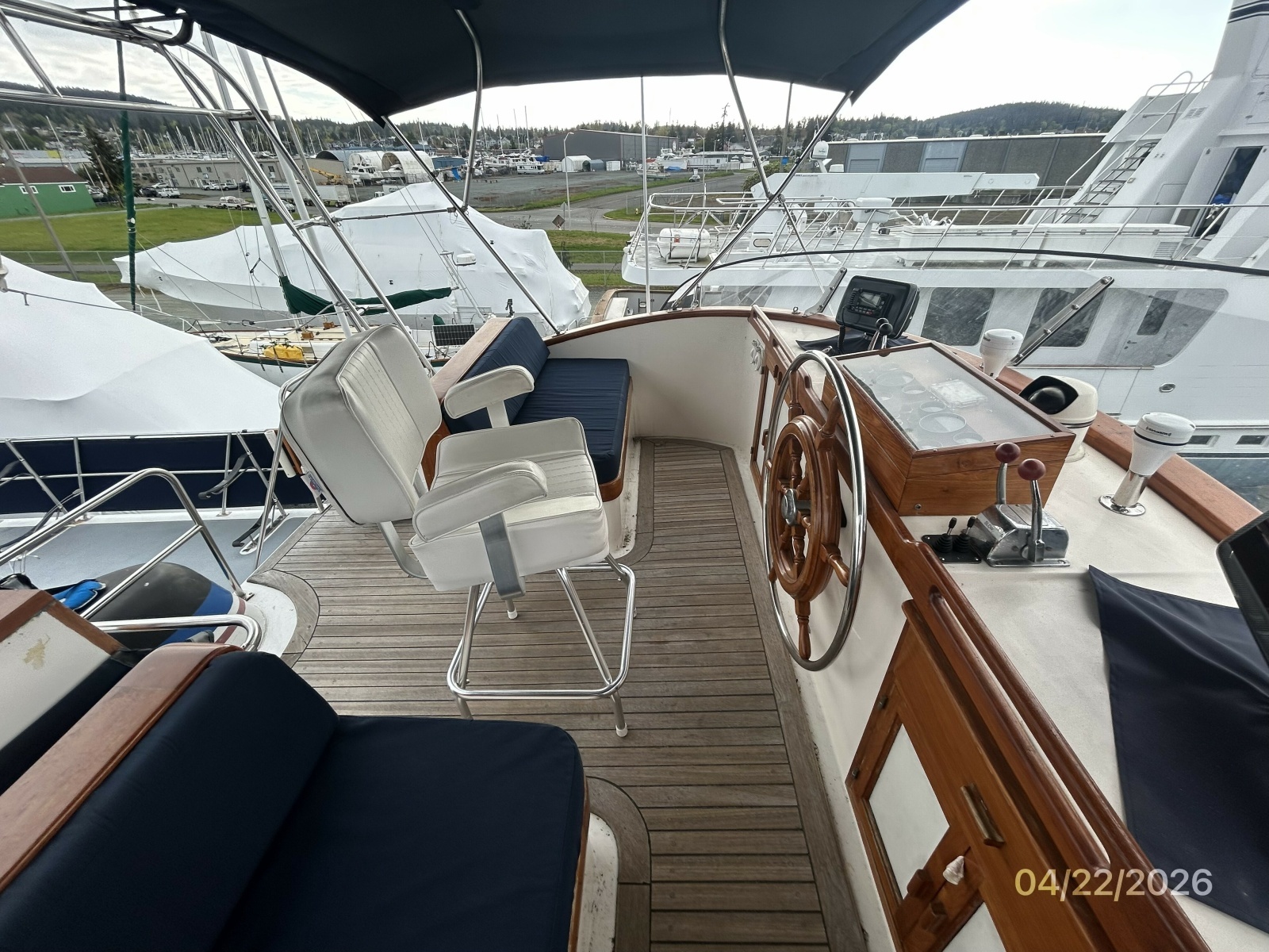 49' DeFever flybridge port