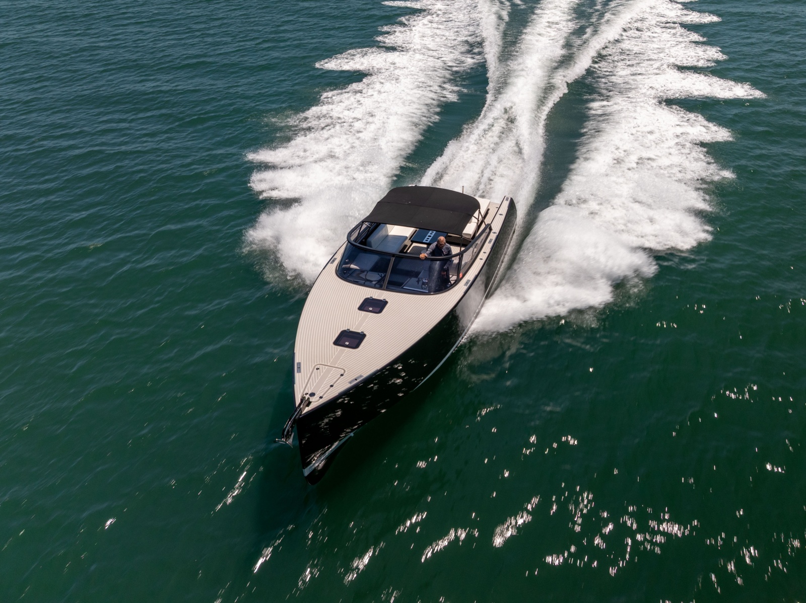40' 2016 VanDutch VanDutch 40