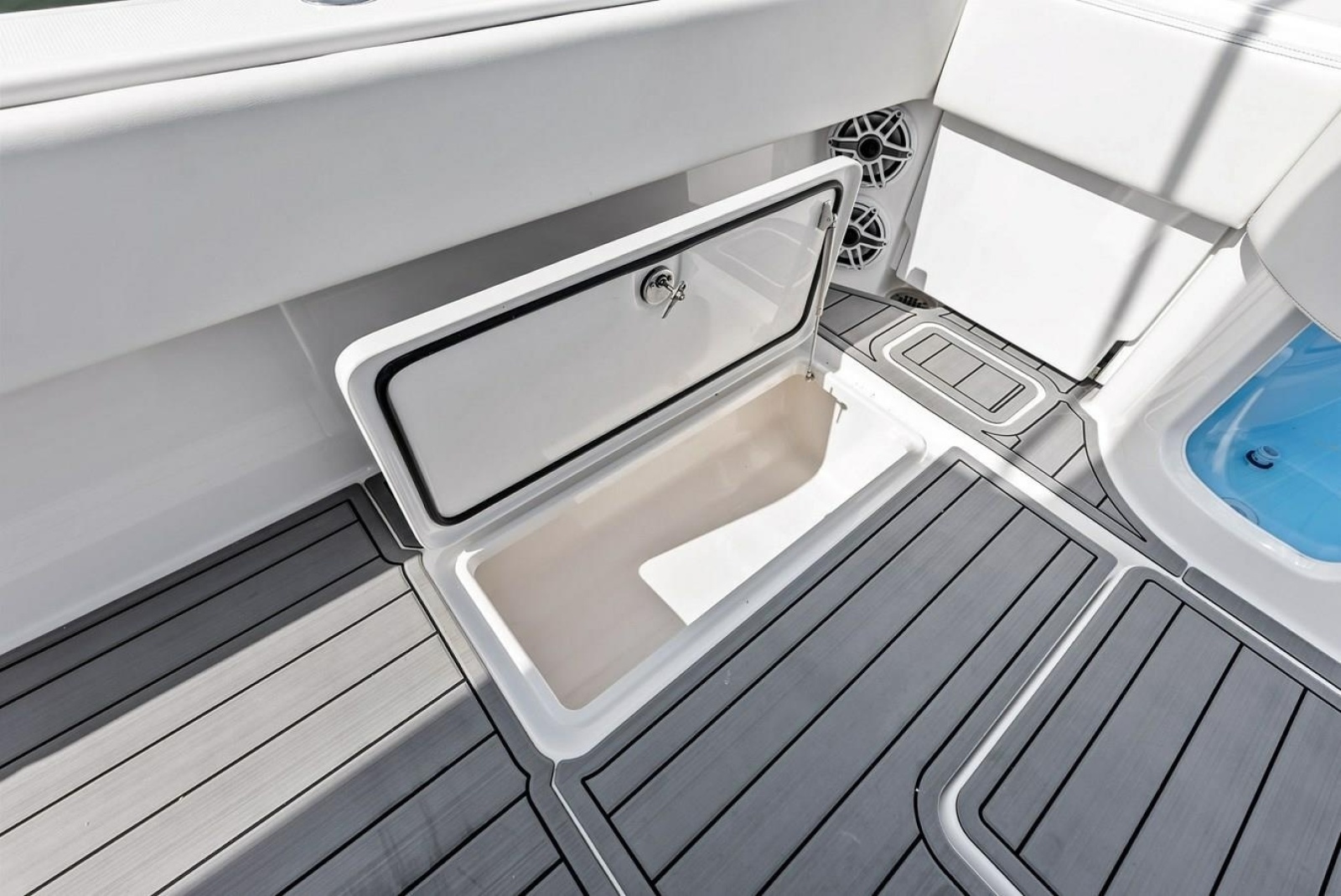 LOONEY TUNE 43ft Invincible Yacht For Sale