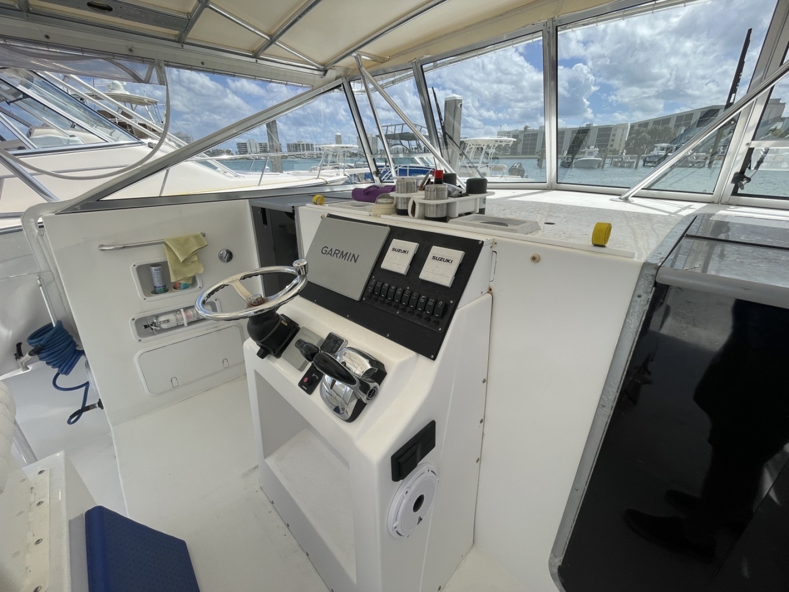 32ft Twin Vee Yacht For Sale