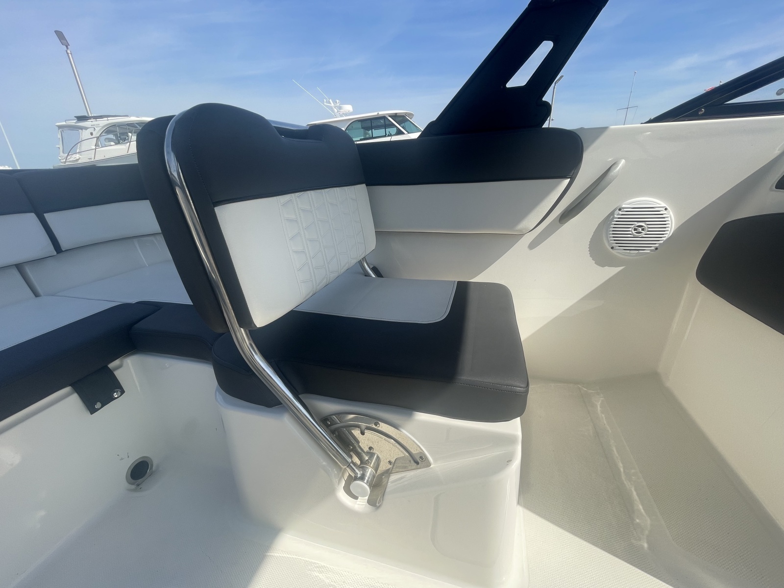 2019 Bayliner VR6 Bowrider I/O