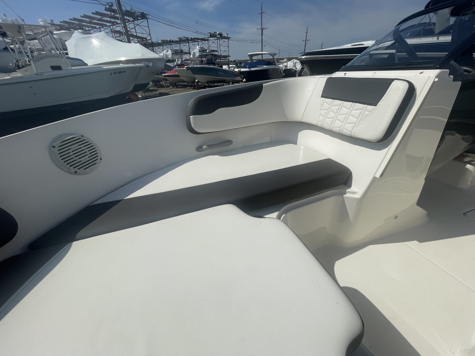 2019 Bayliner VR6 Bowrider I/O
