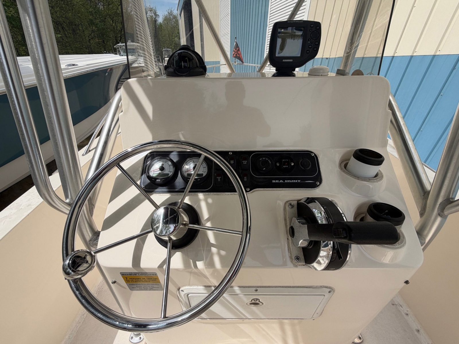 2004 Sea Hunt Triton 202