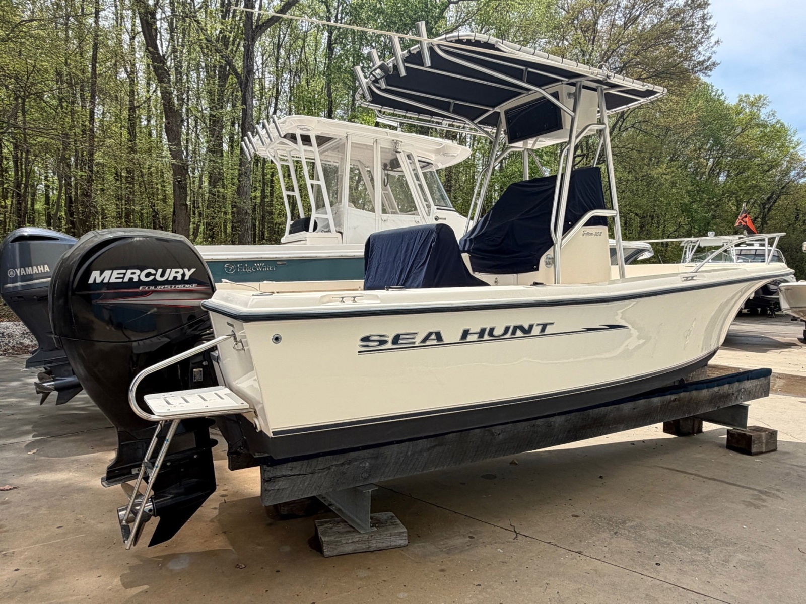 2004 Sea Hunt Triton 202