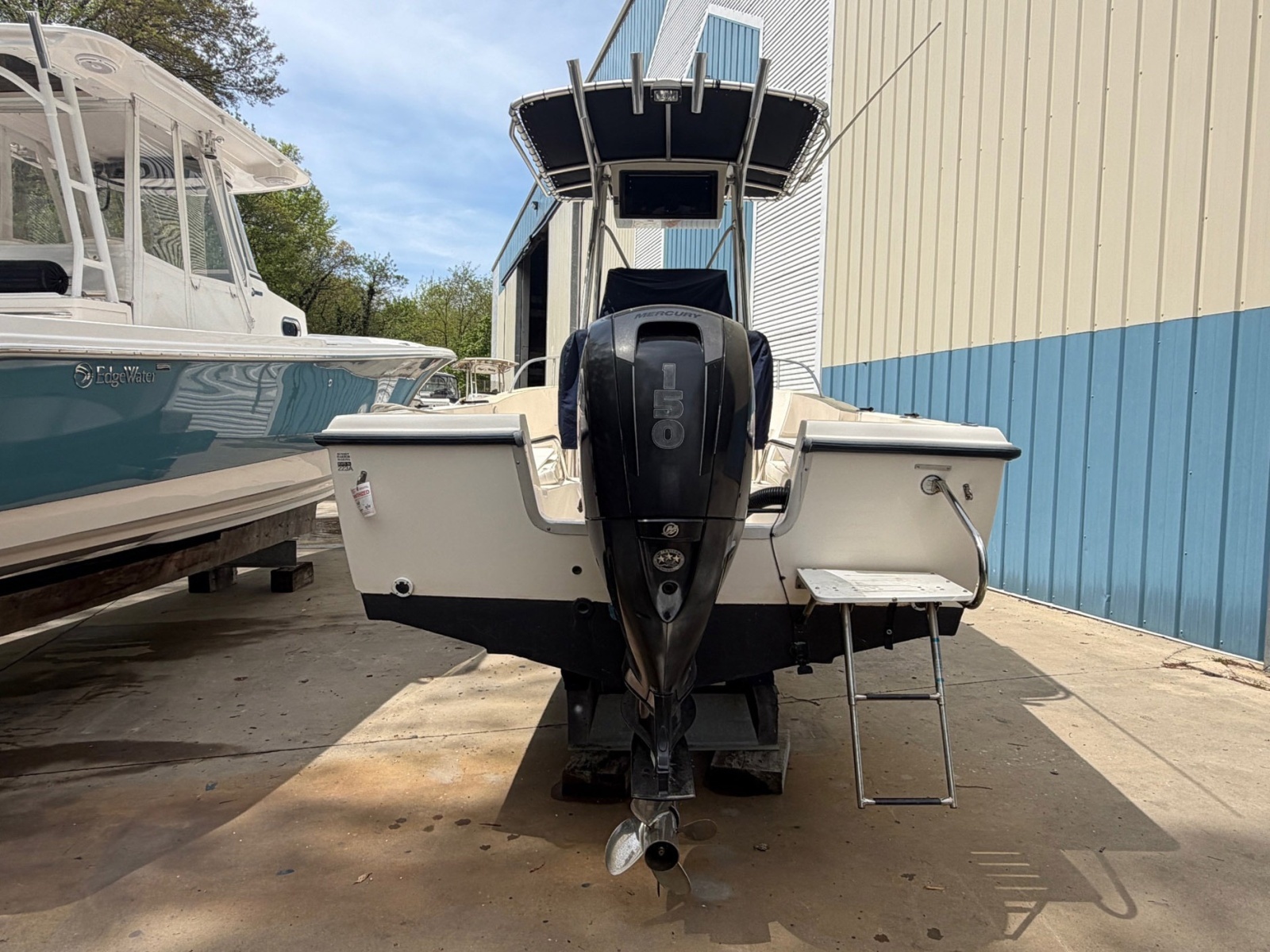 2004 Sea Hunt Triton 202
