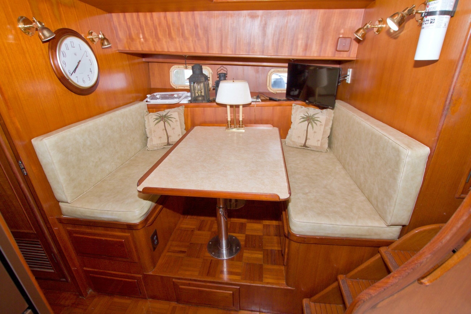 1984 Present Yachts 42 Sundeck