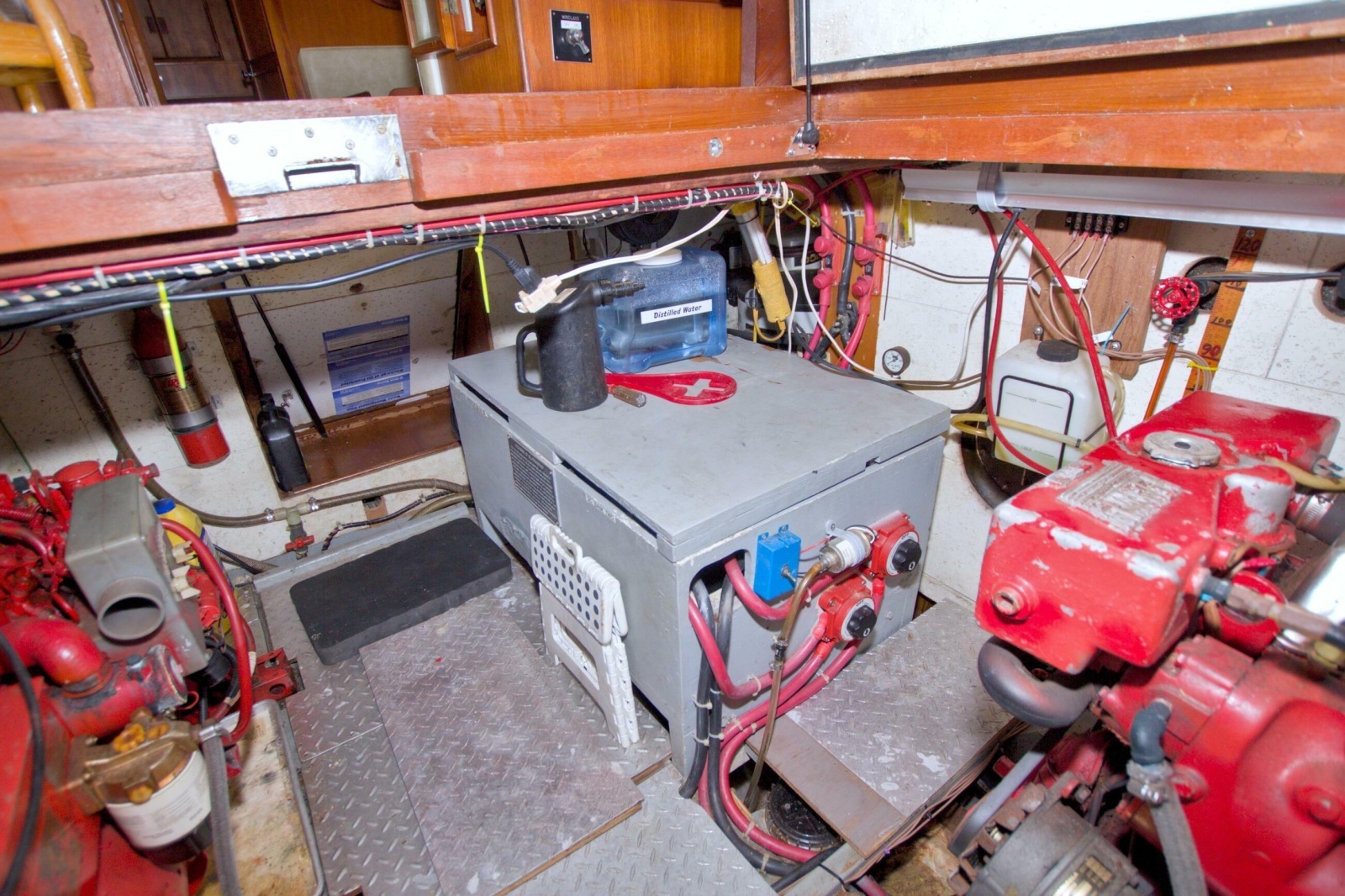 1984 Present Yachts 42 Sundeck