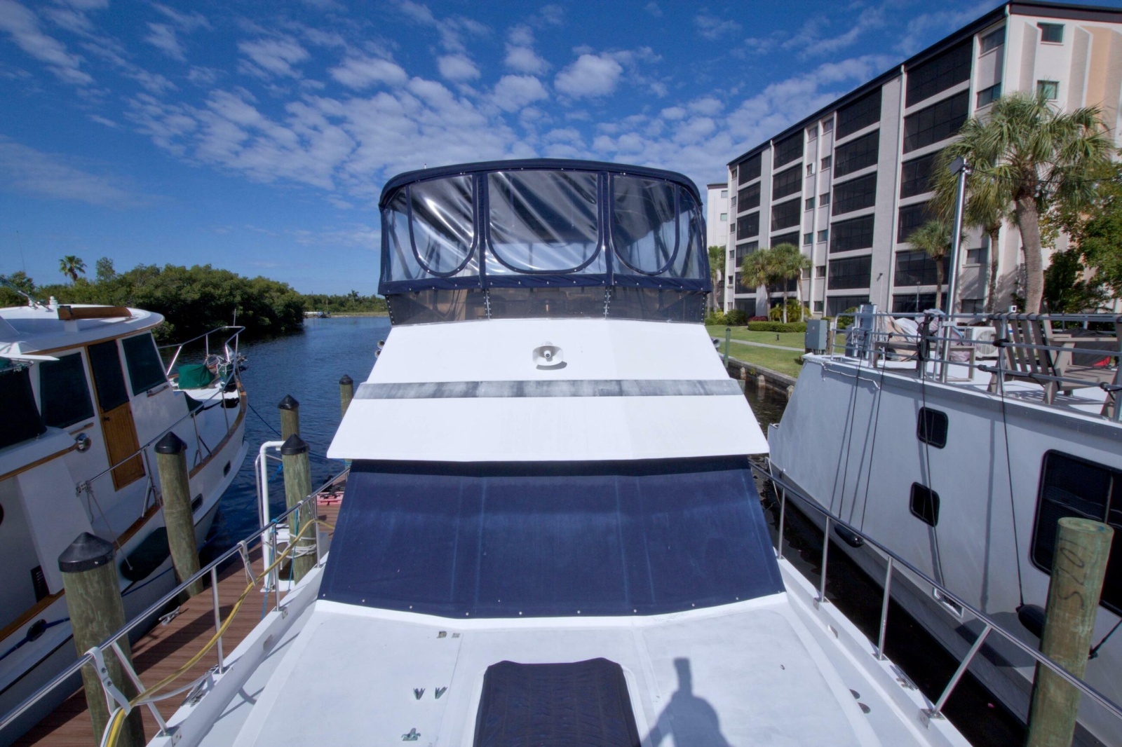 1984 Present Yachts 42 Sundeck