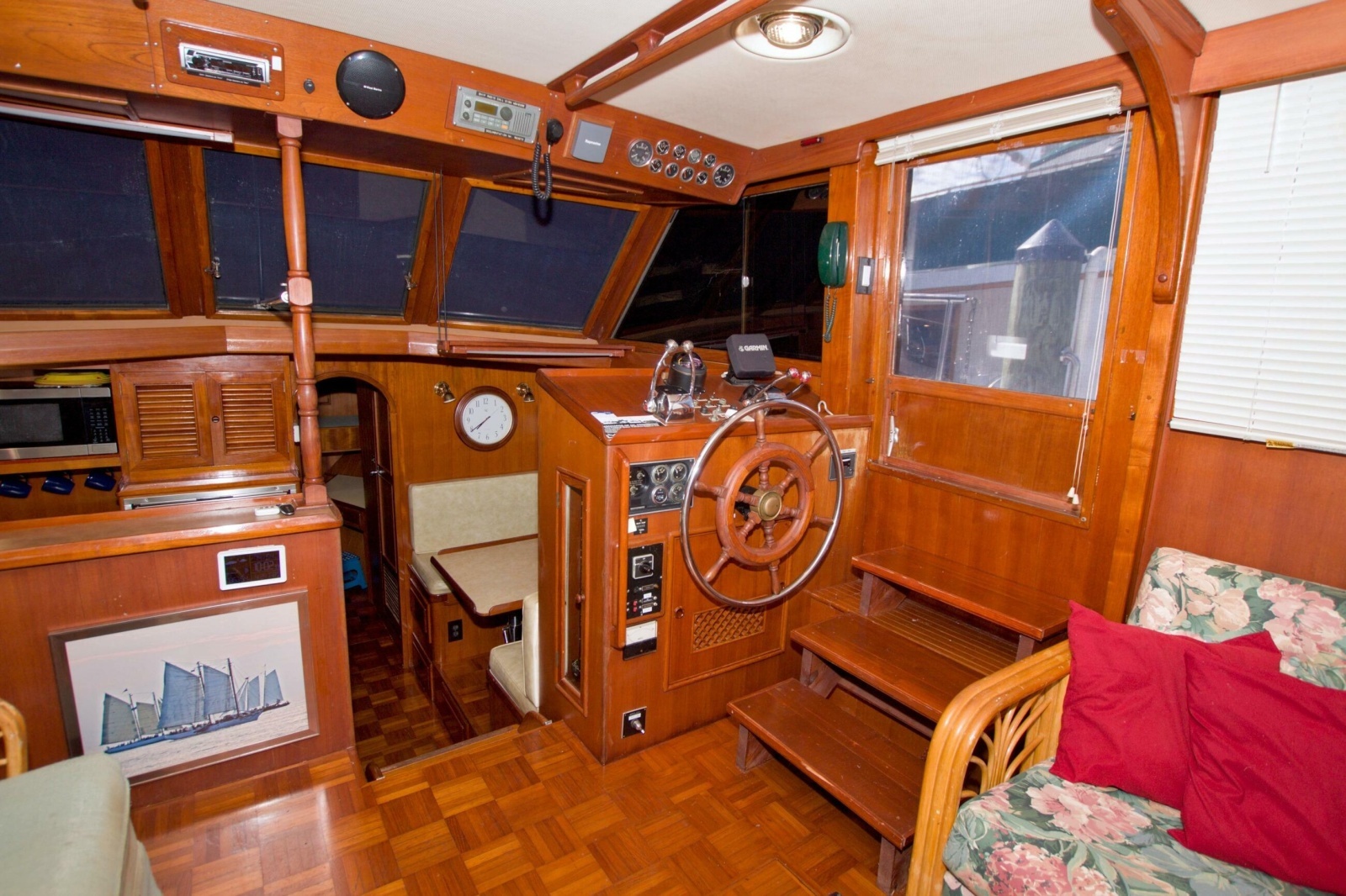1984 Present Yachts 42 Sundeck