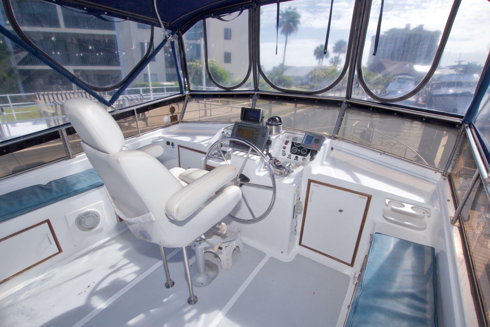 1984 Present Yachts 42 Sundeck