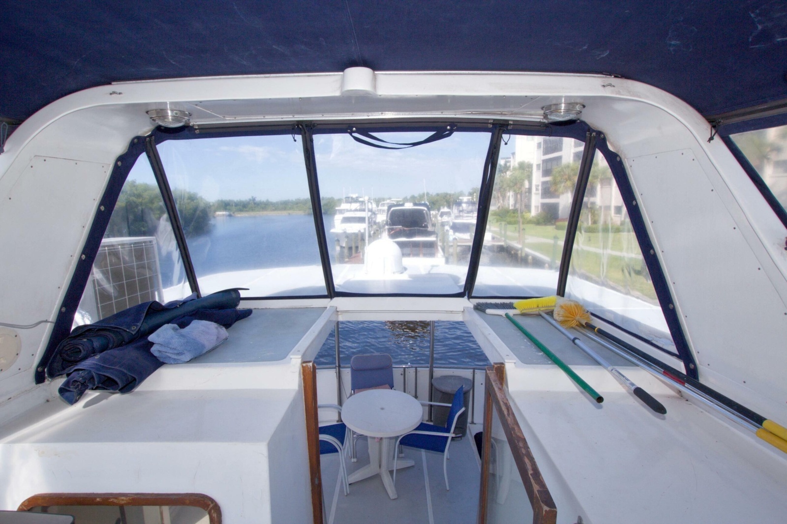 1984 Present Yachts 42 Sundeck