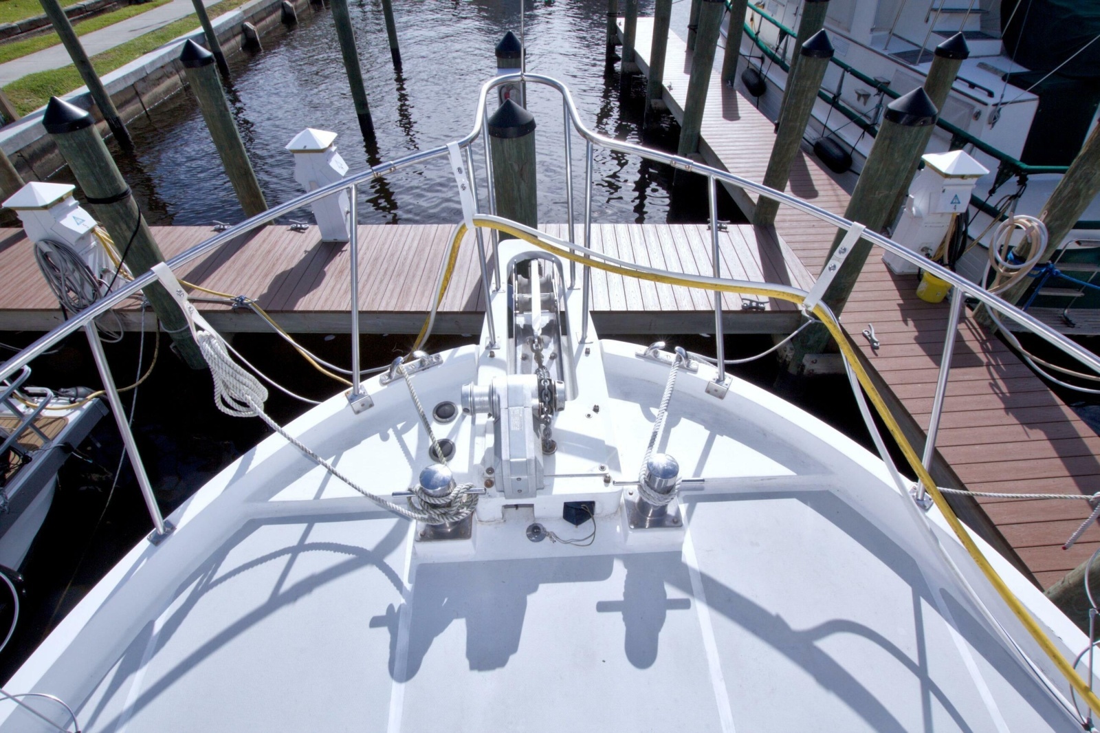 1984 Present Yachts 42 Sundeck