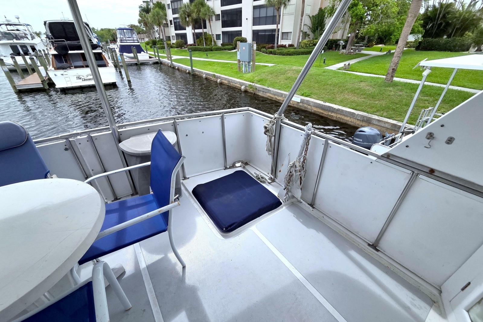 1984 Present Yachts 42 Sundeck