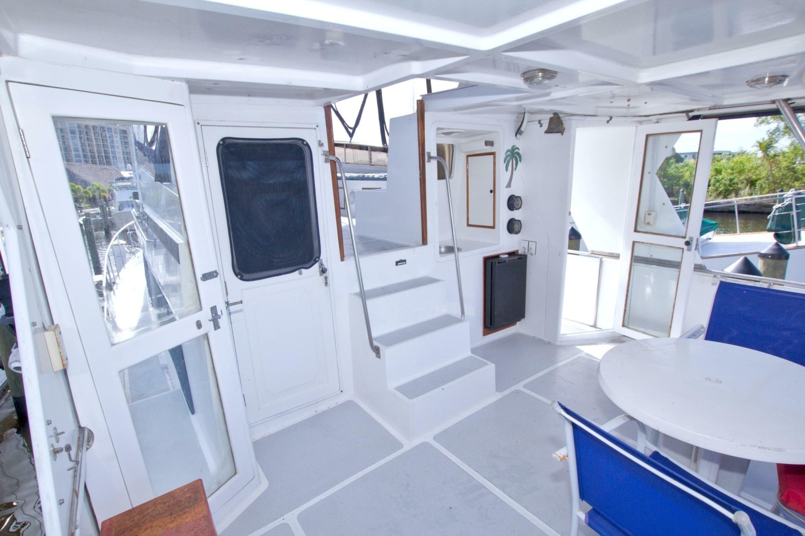 1984 Present Yachts 42 Sundeck