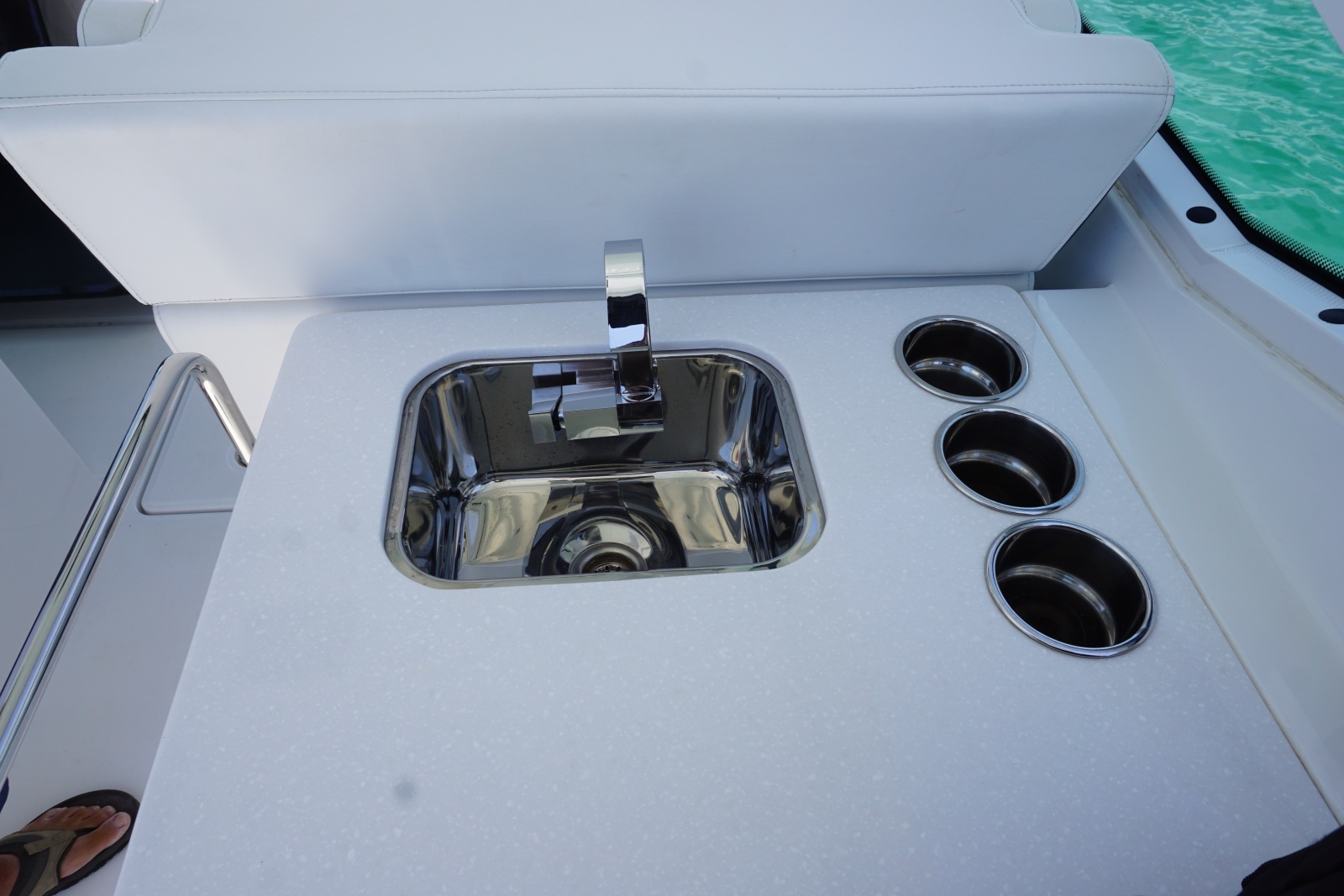 2023 27 Blackfin 272 DC Prep Sink