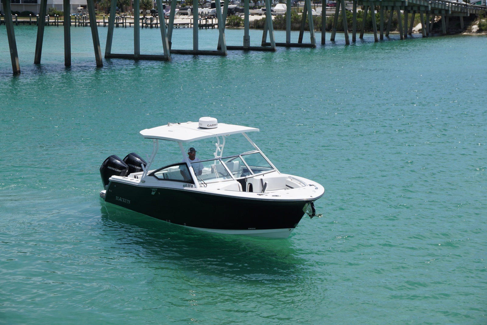 2023 27 Blackfin 272 DC Starboard Profile (15)