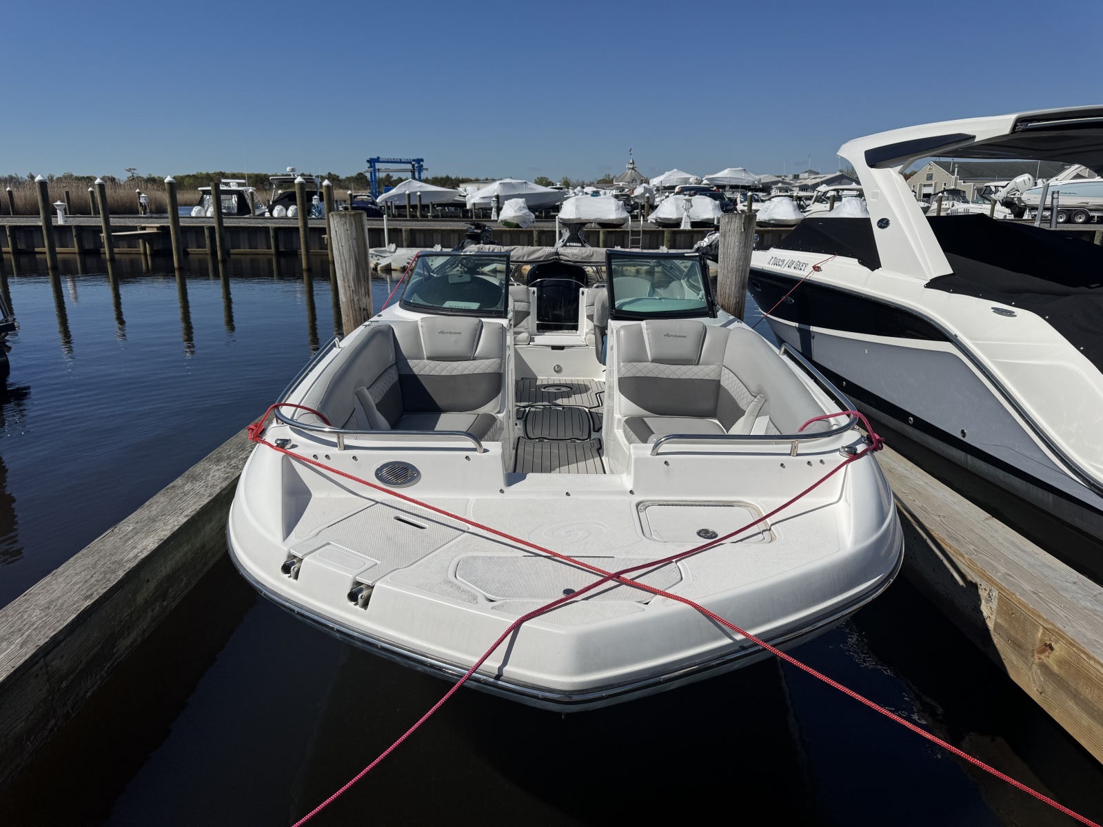 2019 Hurricane SunDeck 2486 OB