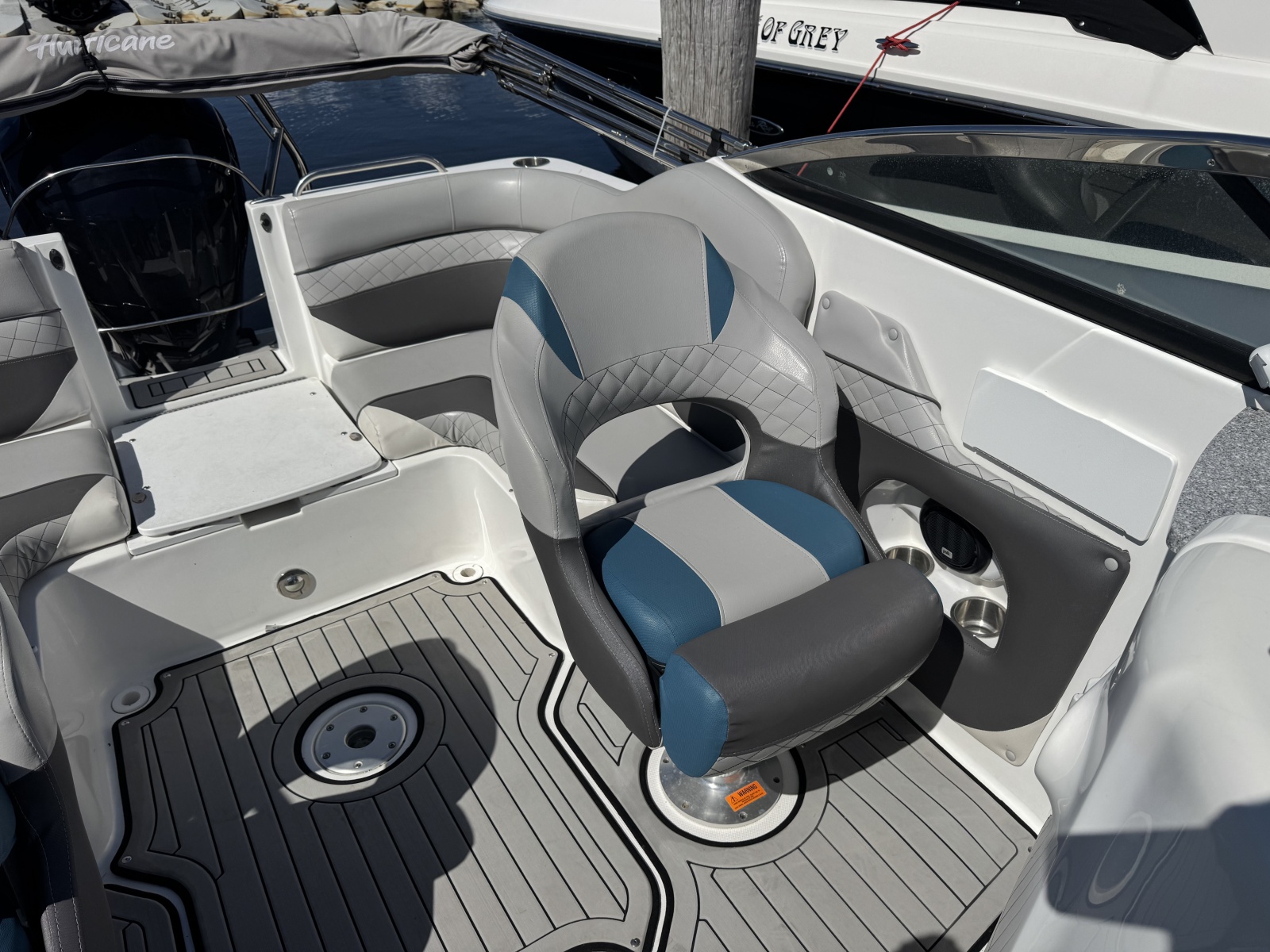 2019 Hurricane SunDeck 2486 OB