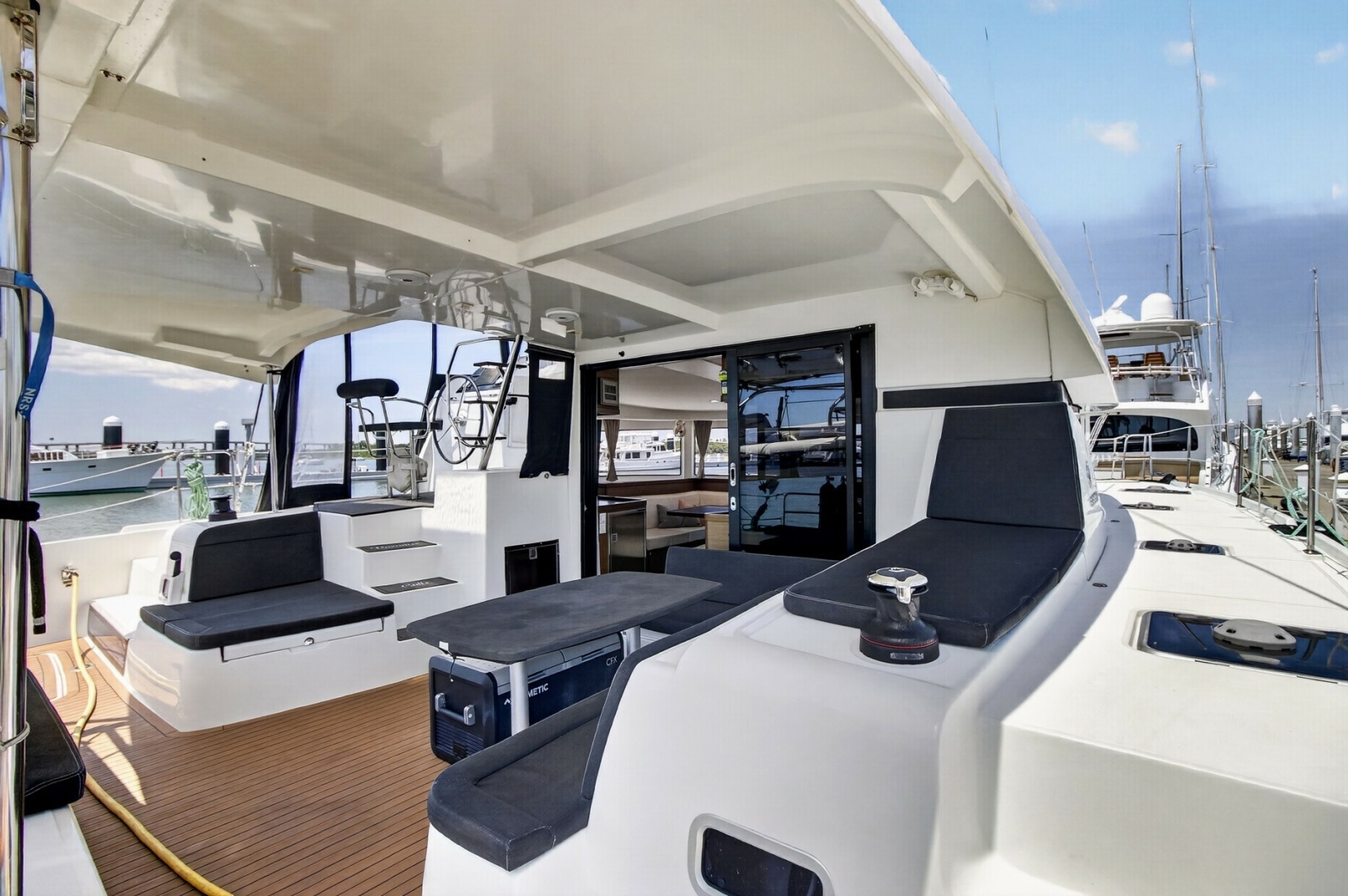Paradise 42ft Lagoon Yacht For Sale
